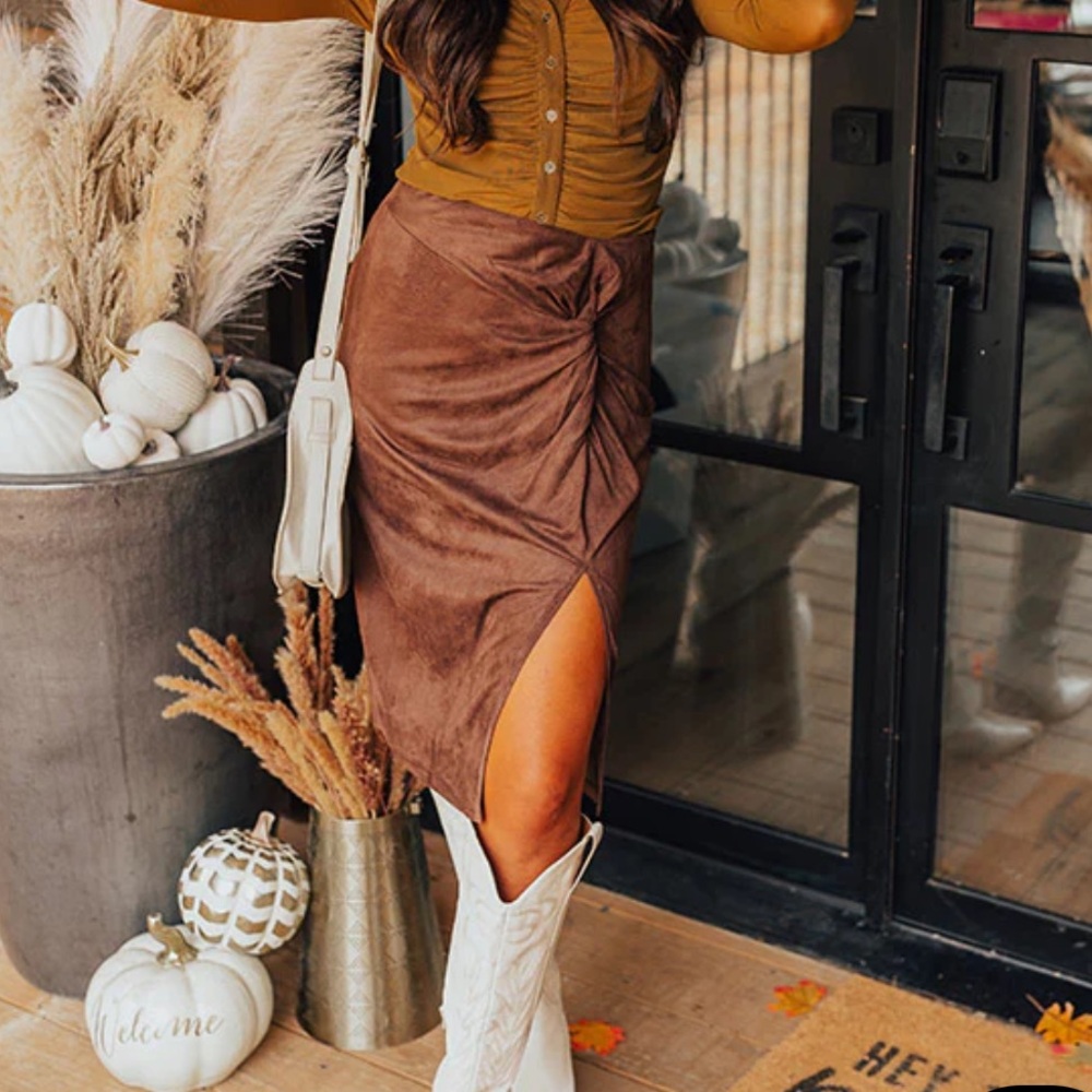 NEW FAUX SUEDE SKIRT IN CHESTNUT